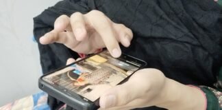 جعلی سوشل میڈیا اکاؤنٹس سے اصلی خطرات: خواجہ سراؤں پر ڈیجیٹل حملے جان لیوا بنتے جا رہے ہیں