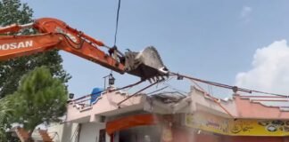 سیاست عوام کی خدمت یا منافع بخش کاروبار؟